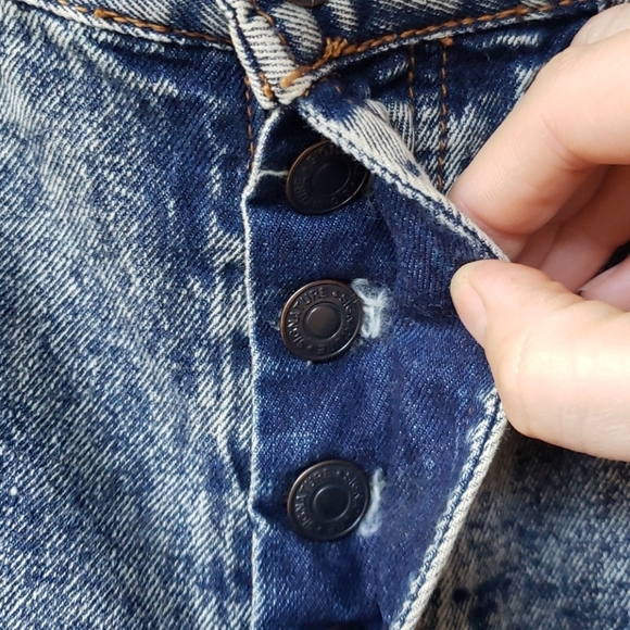 Forever 21 Distressed Acid Wash Cutoffs HIGH rise - Picture 5 of 7